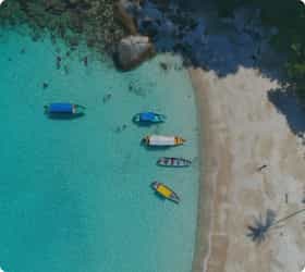 Гавань с лодками